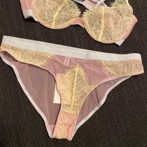 NWT Dora Larsen “Marlowe” Brief Medium